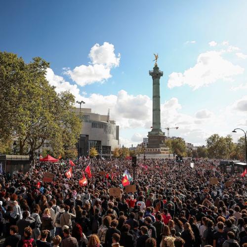 Γαλλία: Μαζικές μαθητικές κινητοποιήσεις για 10η ημέρα – Συγκρούσεις με την αστυνομία και εκατοντάδες προσαγωγές