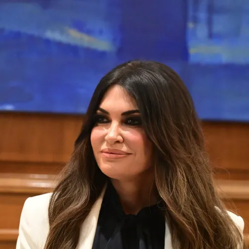Γκίλφοϊλ μετά το αίτημα παραίτησης του Λευκού Οίκου: «Ψευδείς οι καταγγελίες – Θα υπερασπιστώ το όνομά μου»