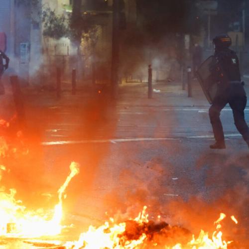 Γαλλία: Ογκώδεις διαδηλώσεις σε Παρίσι και άλλες πόλεις - Χημικά και συγκρούσεις με την αστυνομία